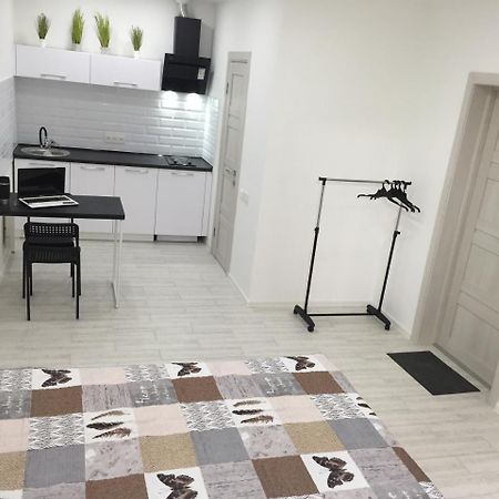 Small Underground Apartment At The Center Херсон Екстериор снимка