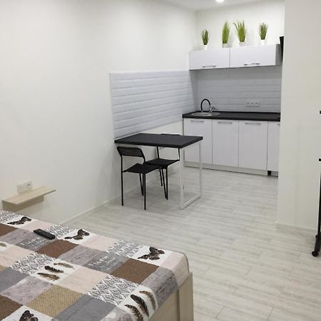 Small Underground Apartment At The Center Херсон Екстериор снимка