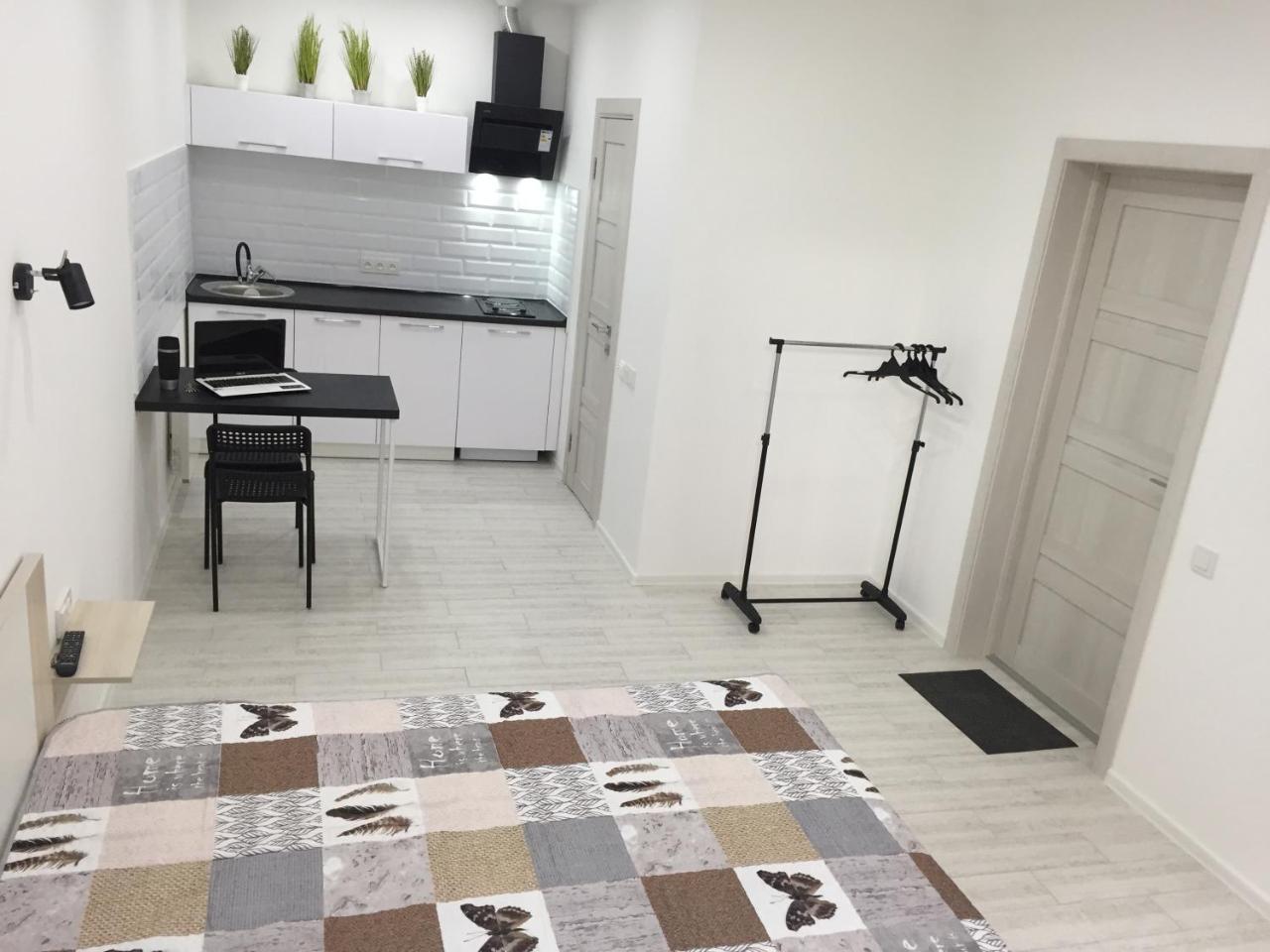 Small Underground Apartment At The Center Херсон Екстериор снимка